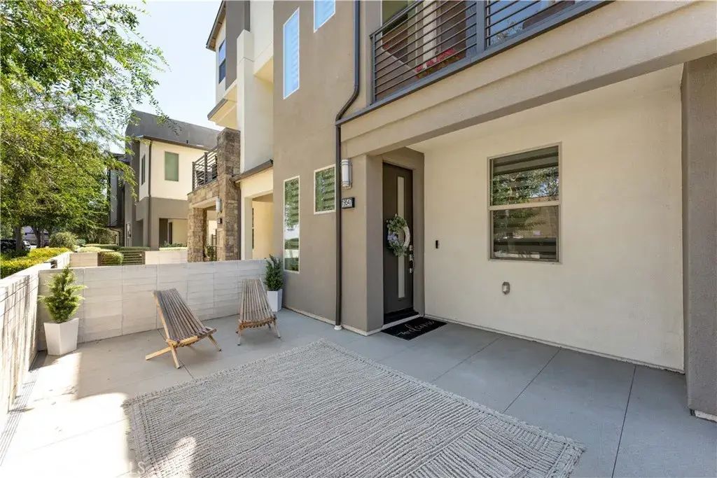 19547 Cardigan, Northridge
