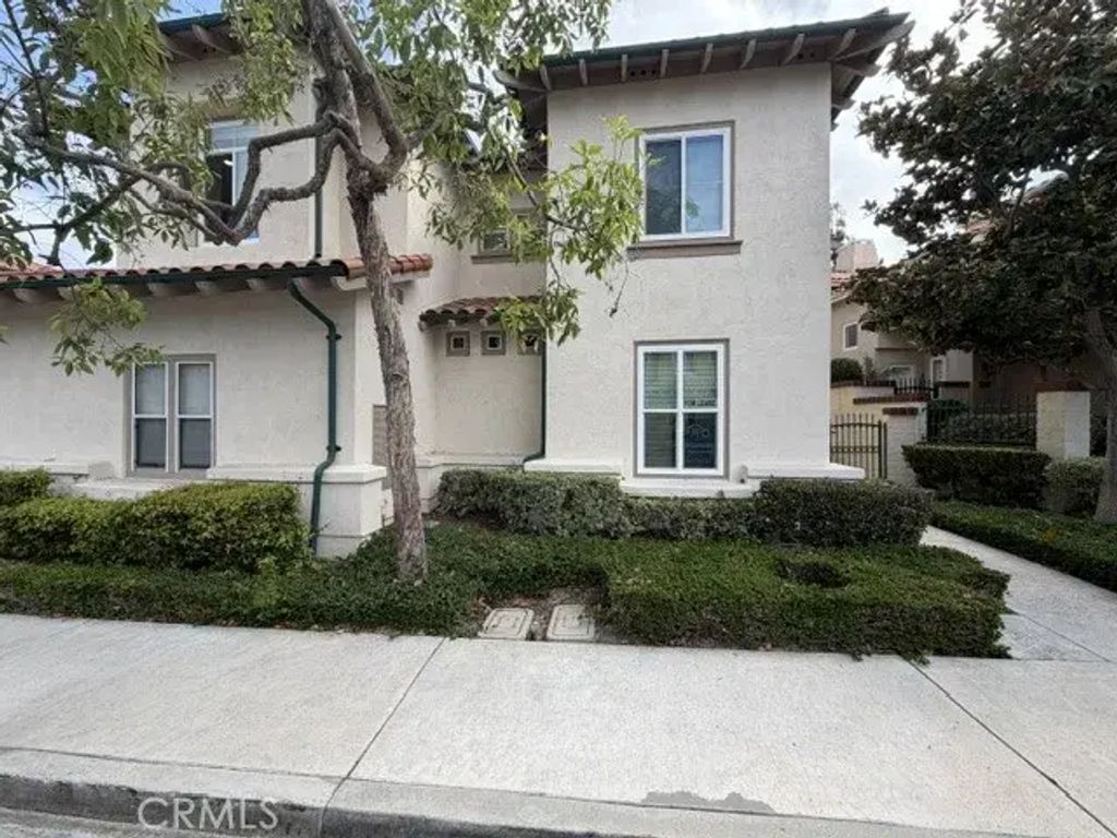 2517 Tequestra, Tustin
