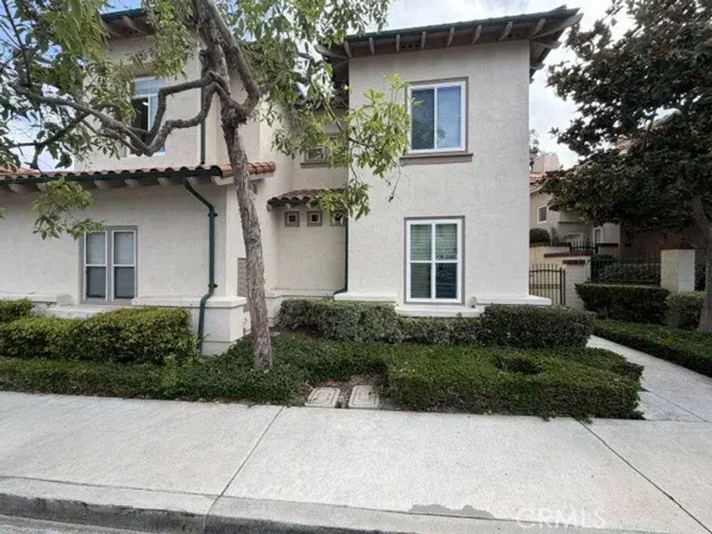 2517 Tequestra, Tustin