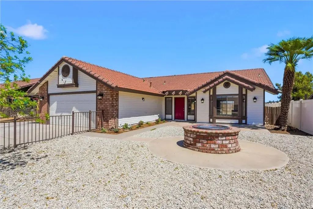 13454 Elm, Hesperia