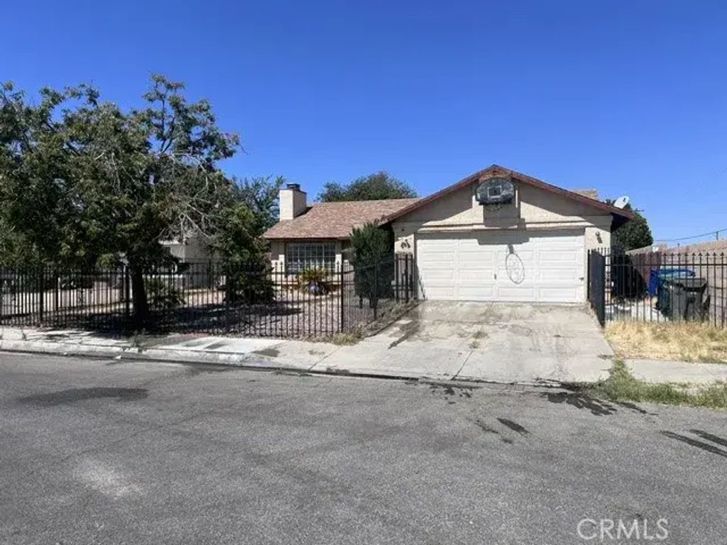 45403 8th East, Lancaster