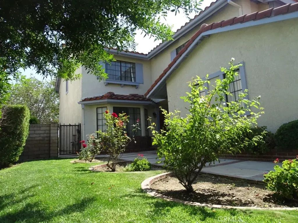 19608 Shadow Glen Circle, Northridge