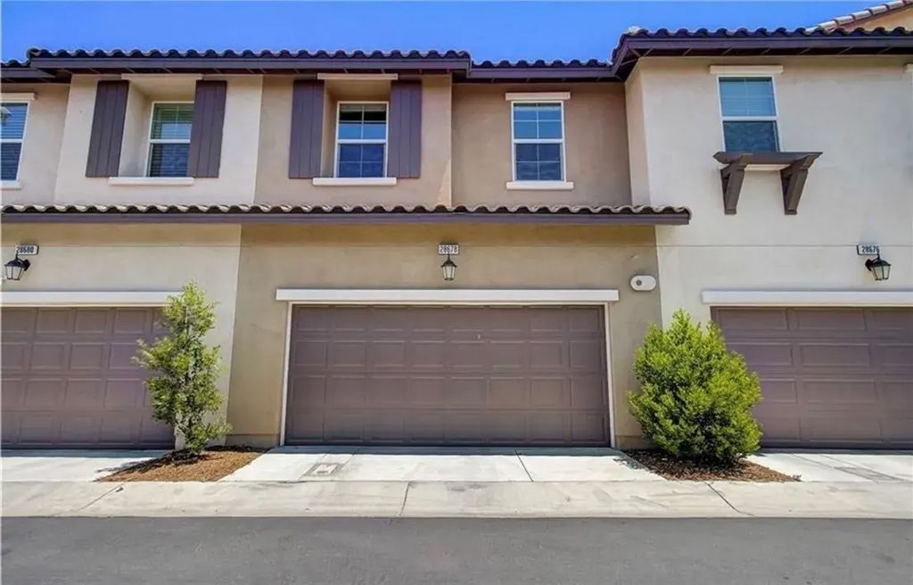 28678 Jardineras Drive, Valencia