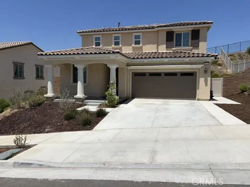 23977 Phoebe, Corona