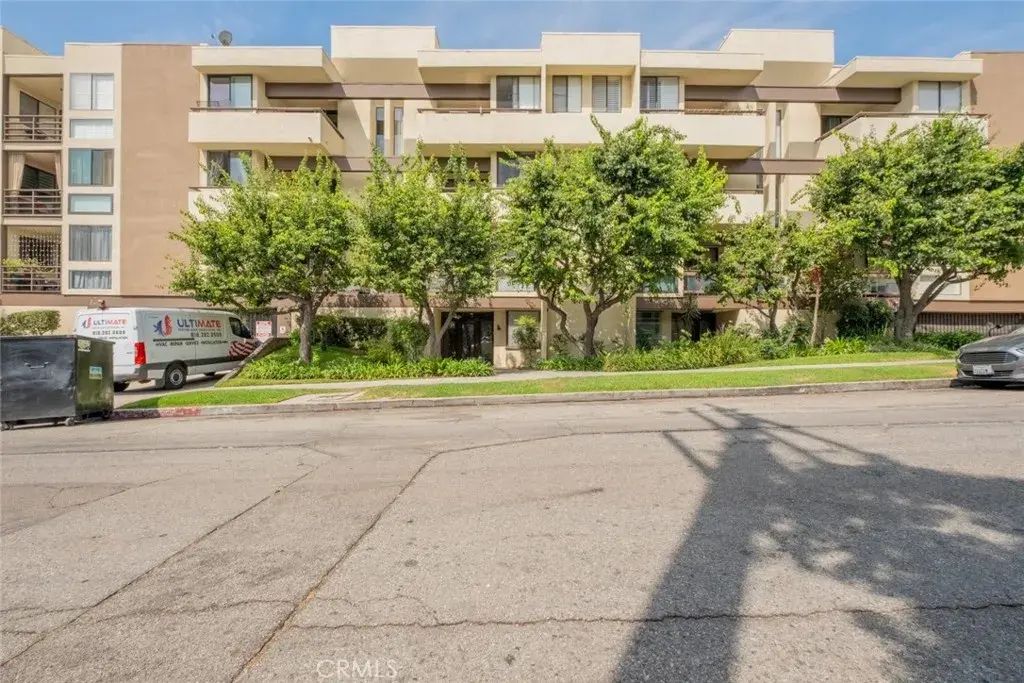 1305 N Columbus Avenue 112, Glendale