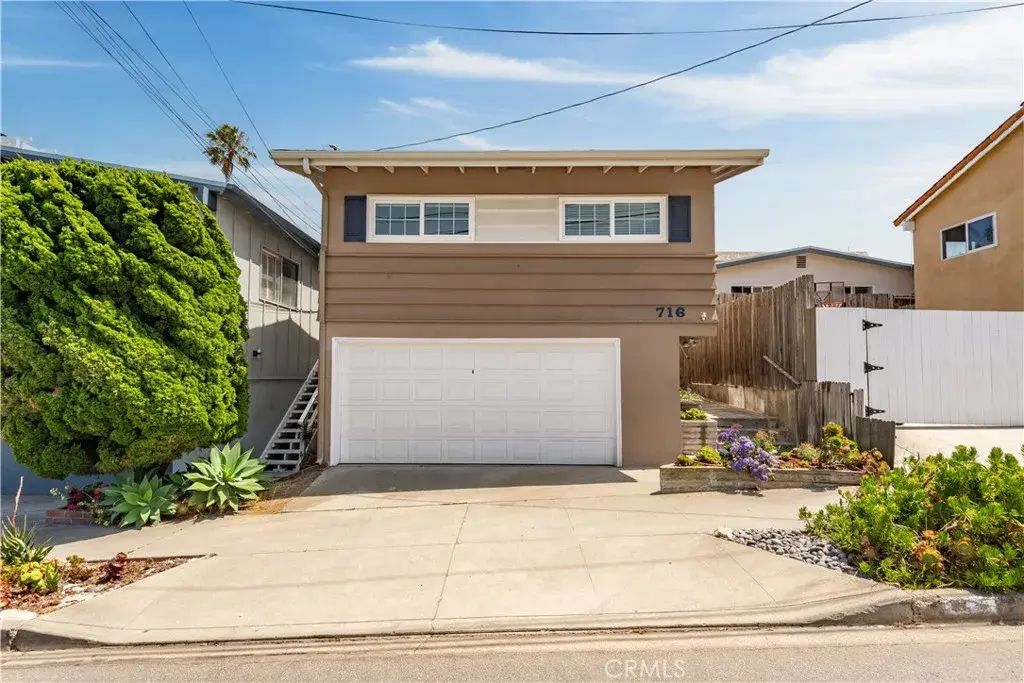 716 13th, Manhattan Beach