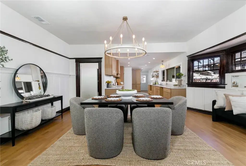 2947 S Hobart, Los Angeles