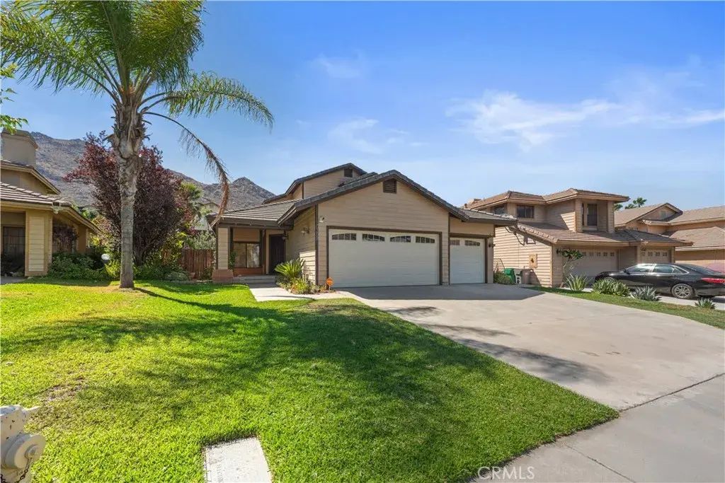 10389 Meadow Creek, Moreno Valley