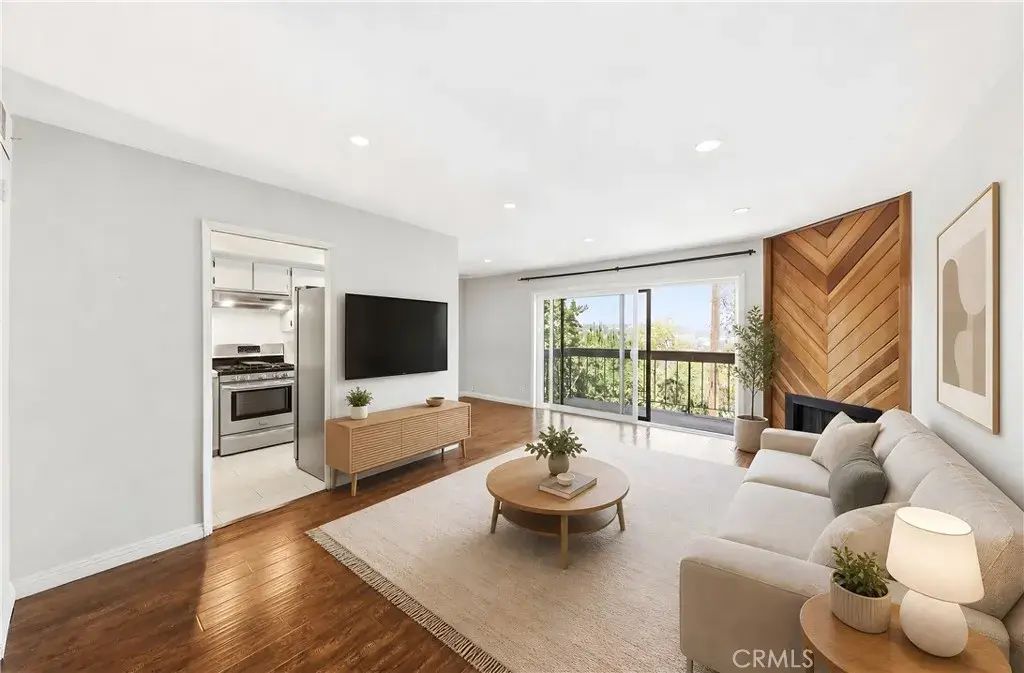 1822 Garvey 8, Alhambra