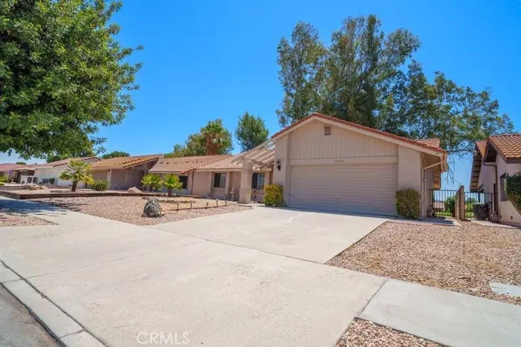 1925 Silver Oak Way, Hemet