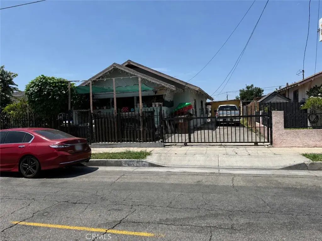 321 N Willowbrook, Compton