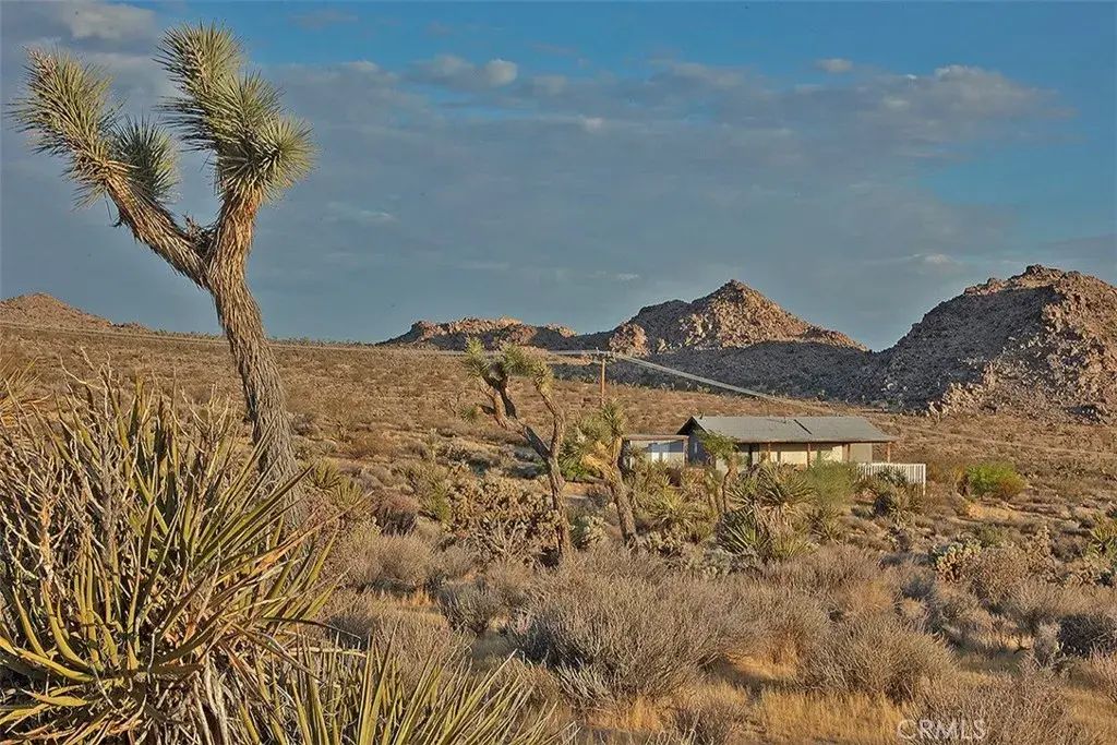 8421 Sunset Road, Joshua Tree