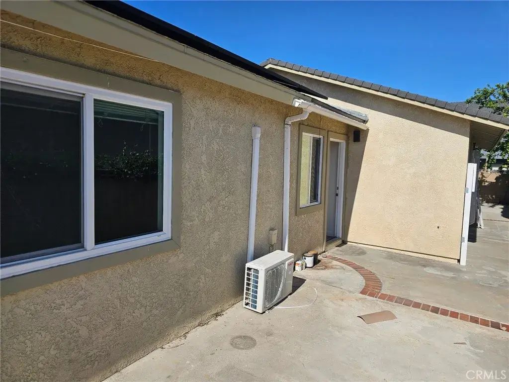 13523 Norton, Chino