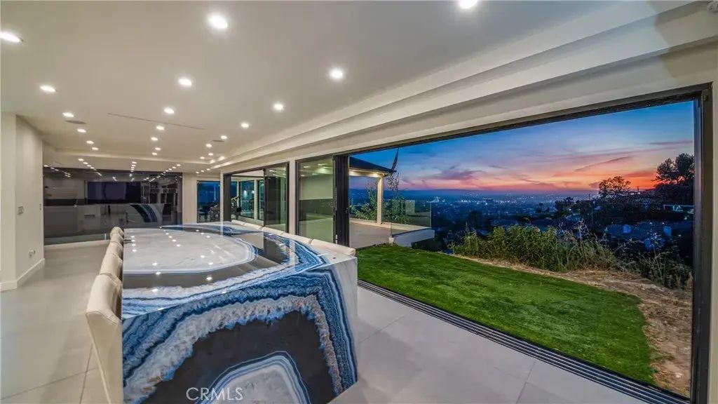 1001 Via Alta, Burbank