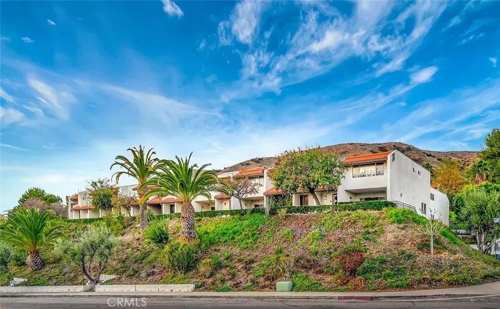 9564 Via Bernardo, Burbank