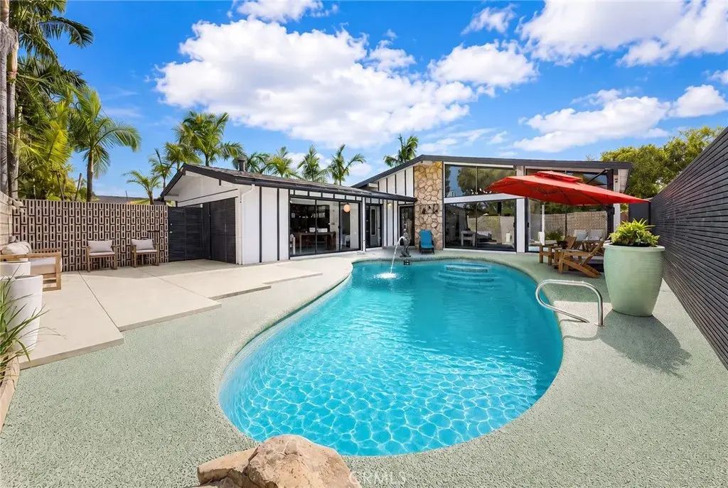 3125 Kallin Avenue, Long Beach