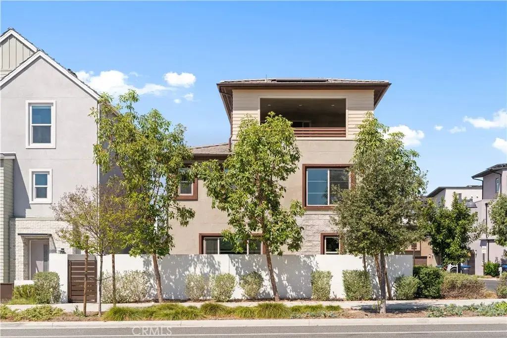 203 Lynx, Irvine