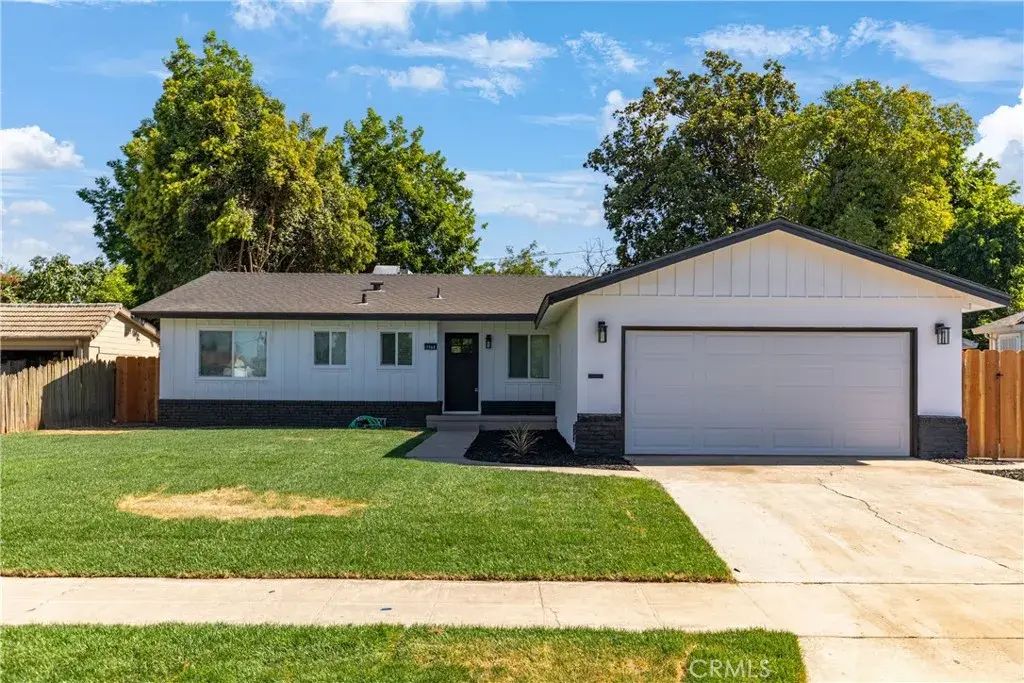 1163 W 25th, Merced