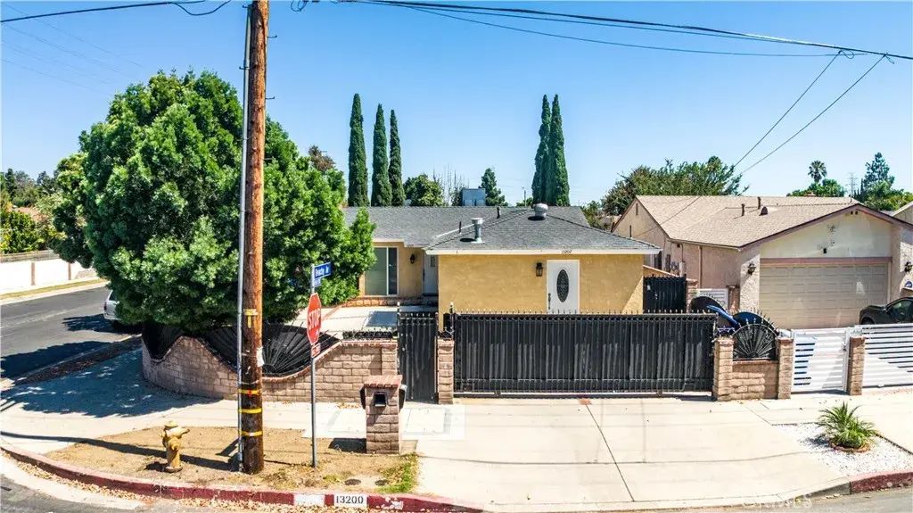 13200 Wentworth Street, Arleta