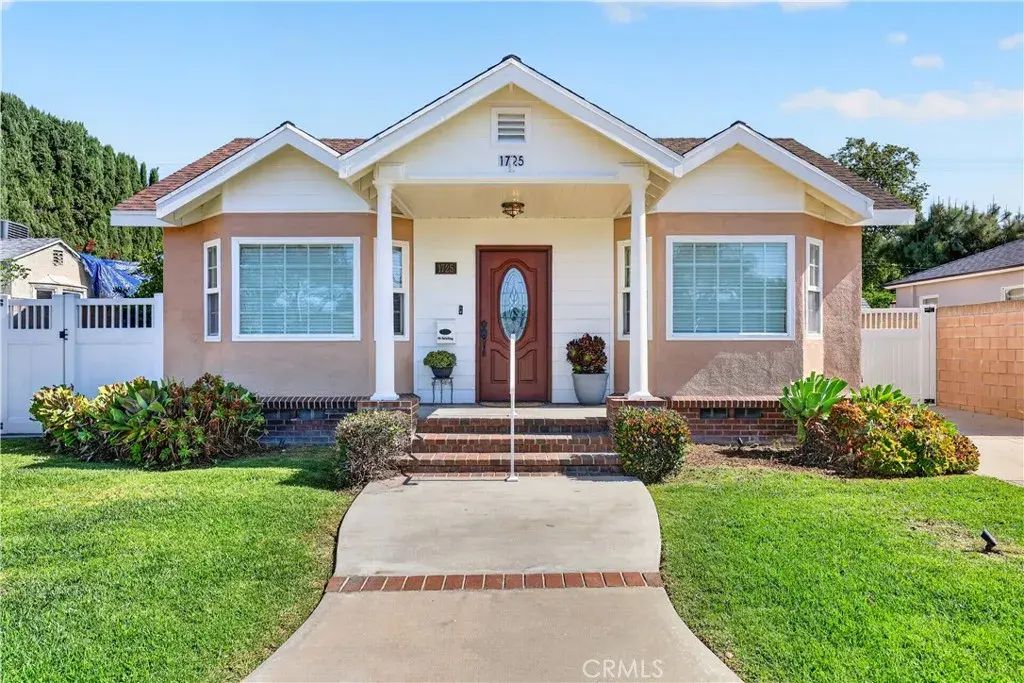 1725 3rd, La Verne