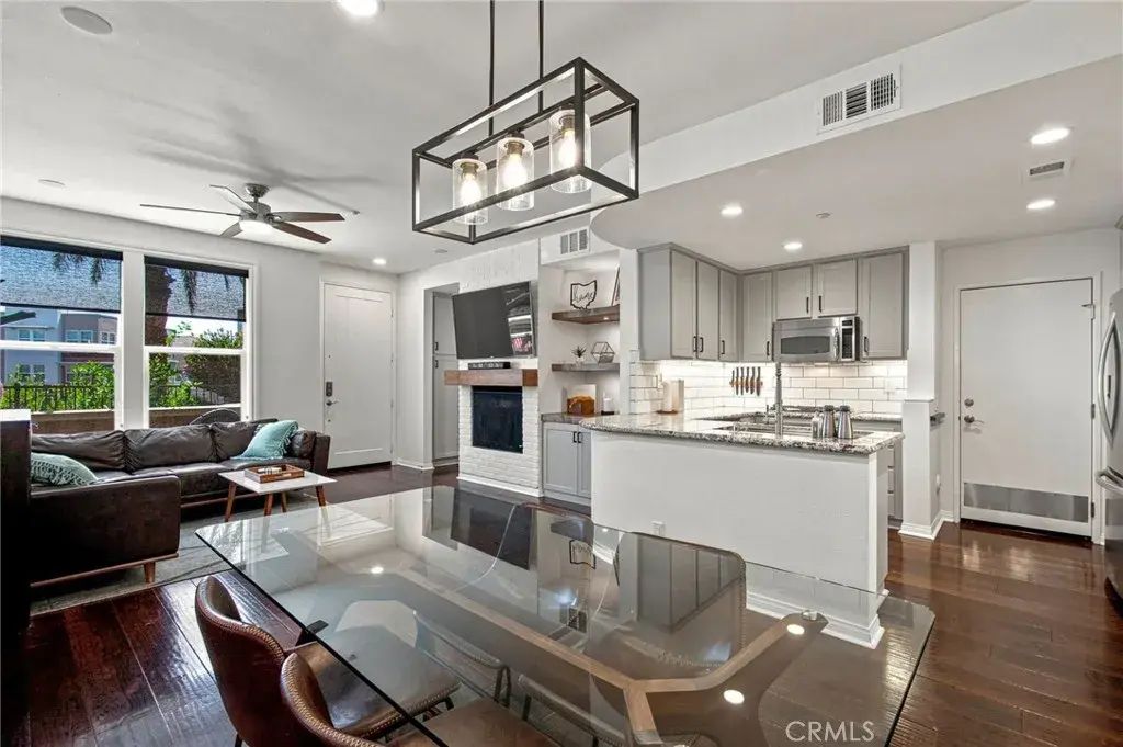 12 Midtown, Aliso Viejo