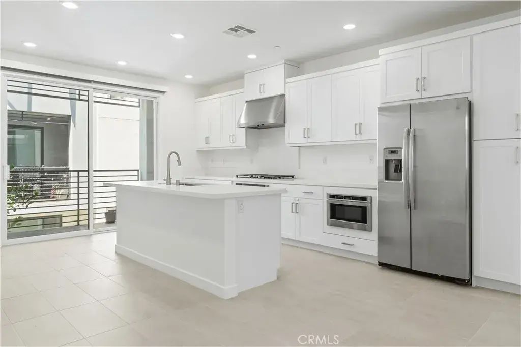 309 Lodestar, Tustin
