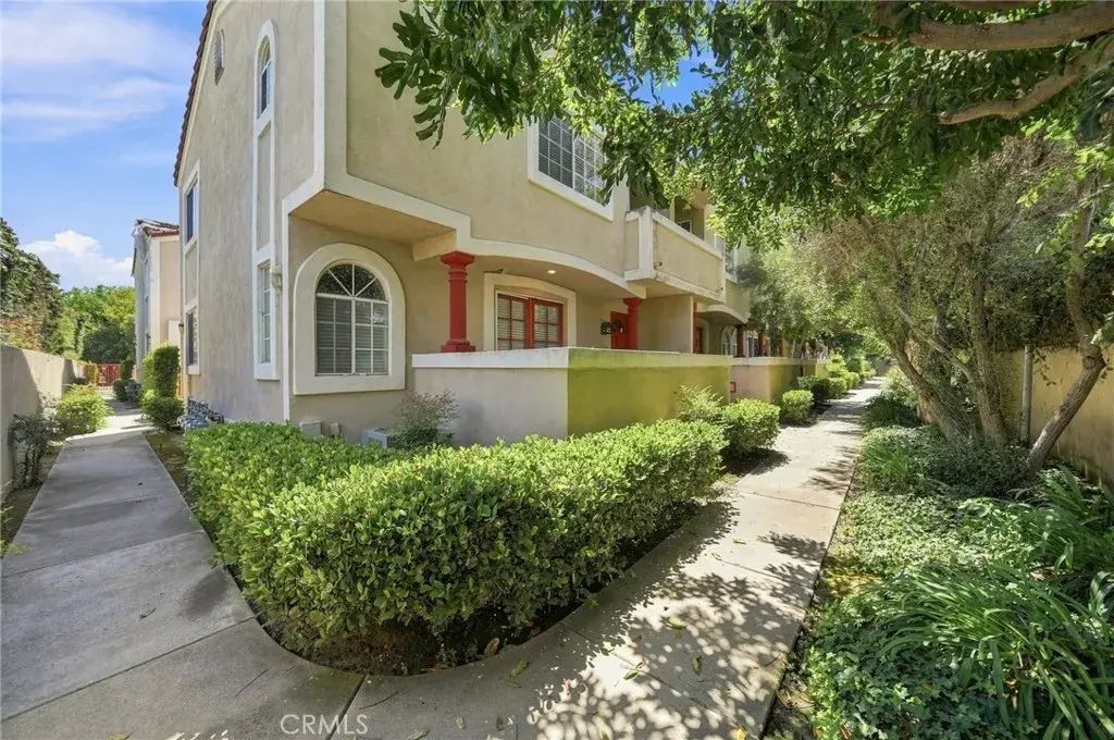 1665 E 68th 21, Long Beach