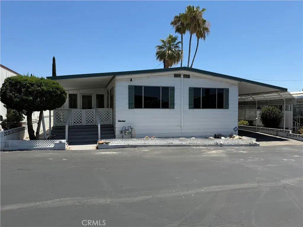 2200 W Wilson 128, Banning