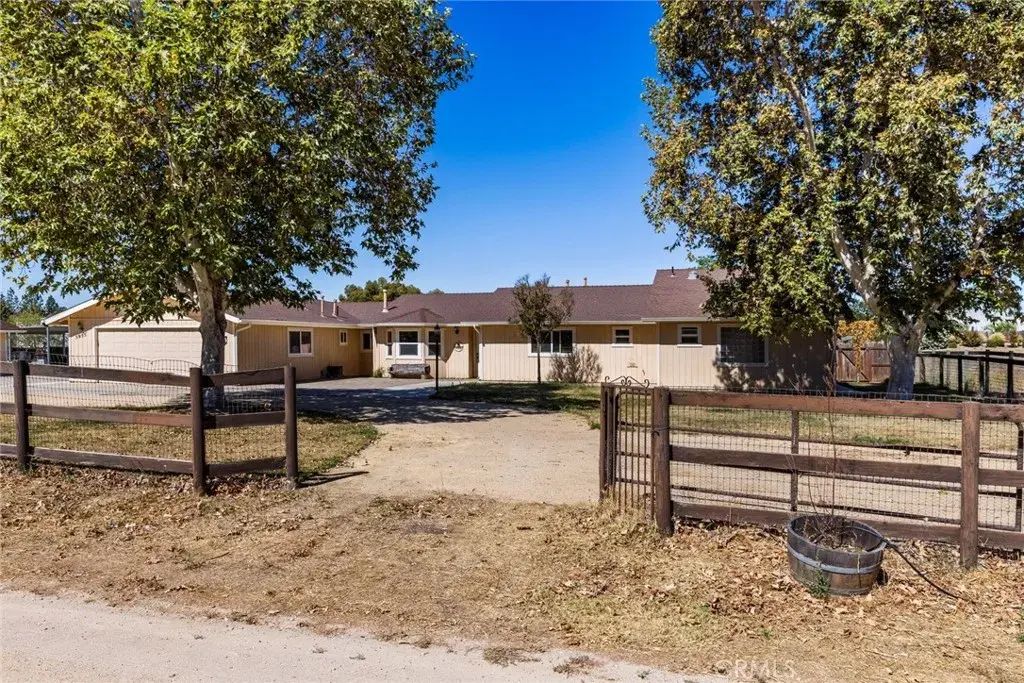 5955 Whispering Oaks Way, Paso Robles