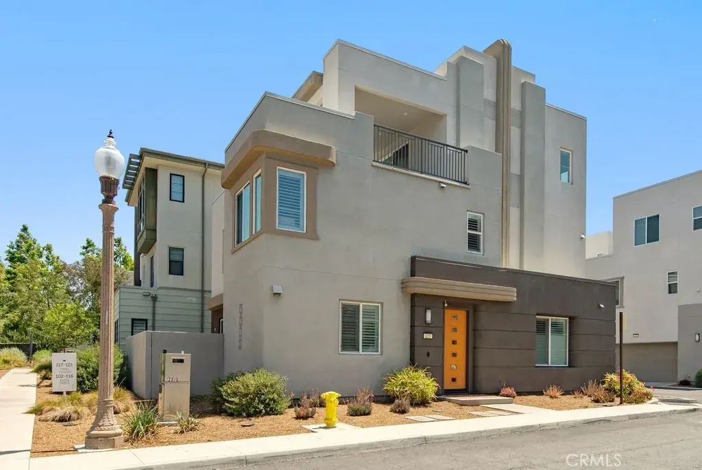 123 Tenor, Irvine