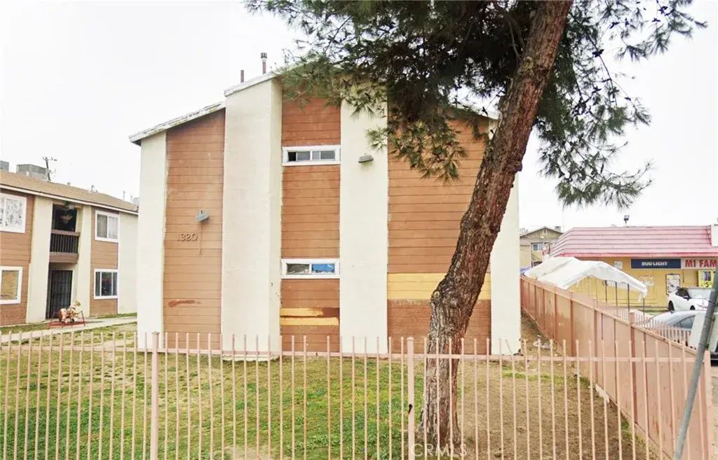 1320 Flower Street, Bakersfield