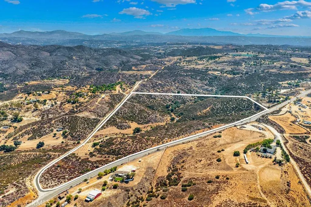 40200 E Benton, Hemet