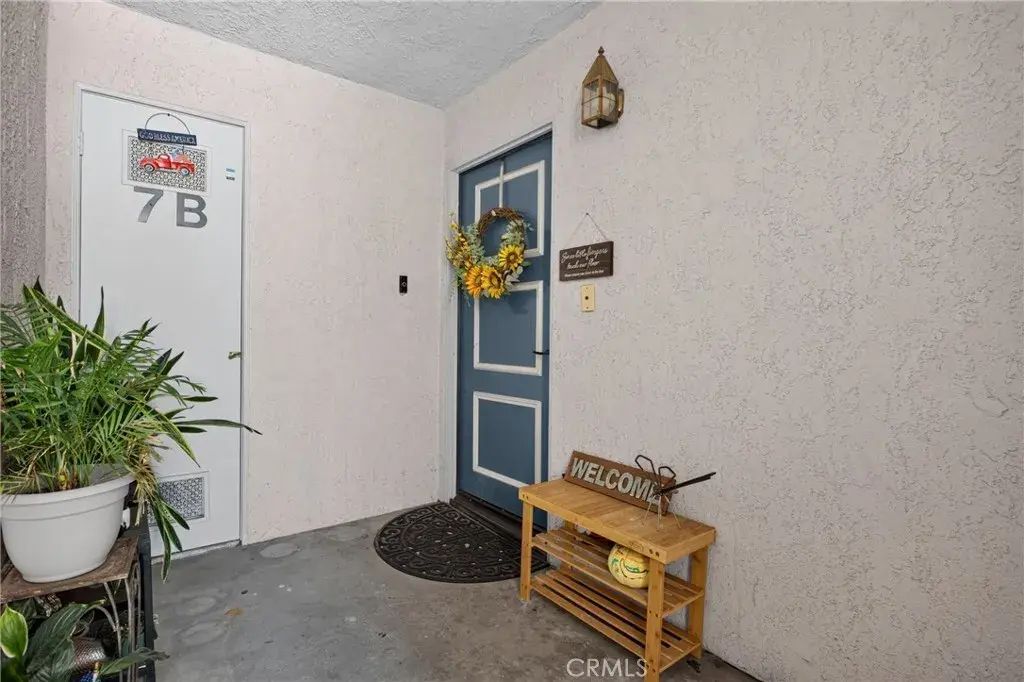 21333 Lassen 7b, Chatsworth