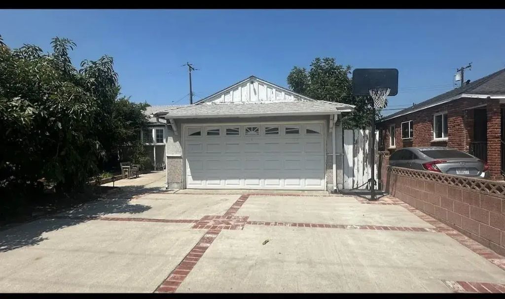 15535 Crossdale Avenue, Norwalk