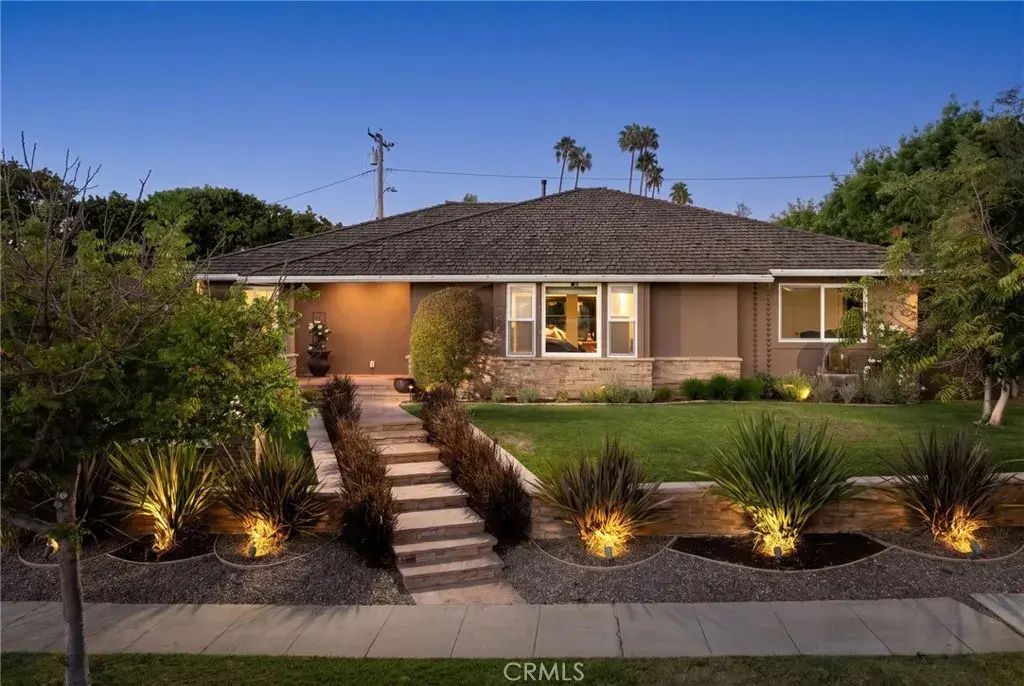 5581 E Lonna Linda Drive, Long Beach
