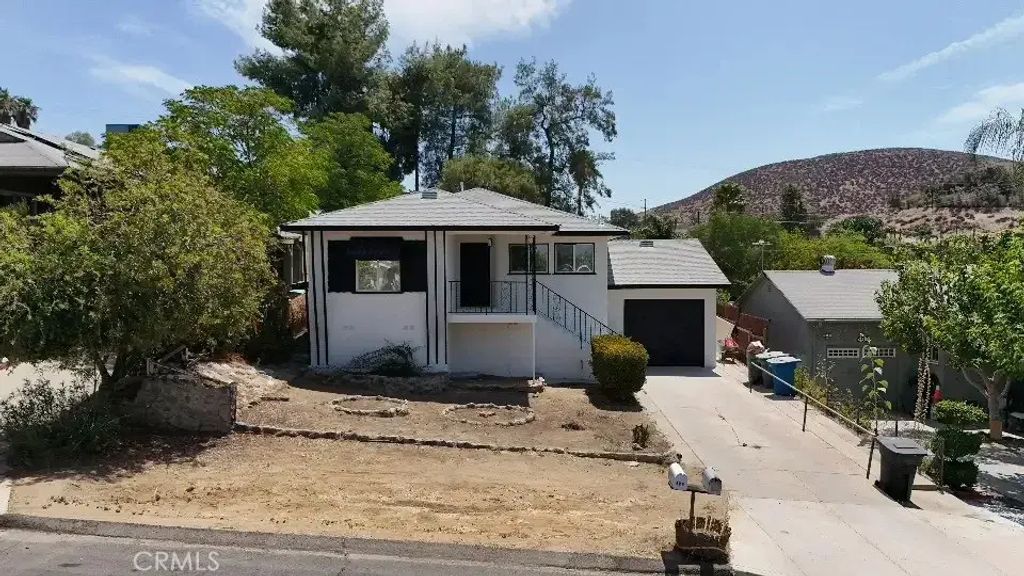 406 Lookout, Lake Elsinore