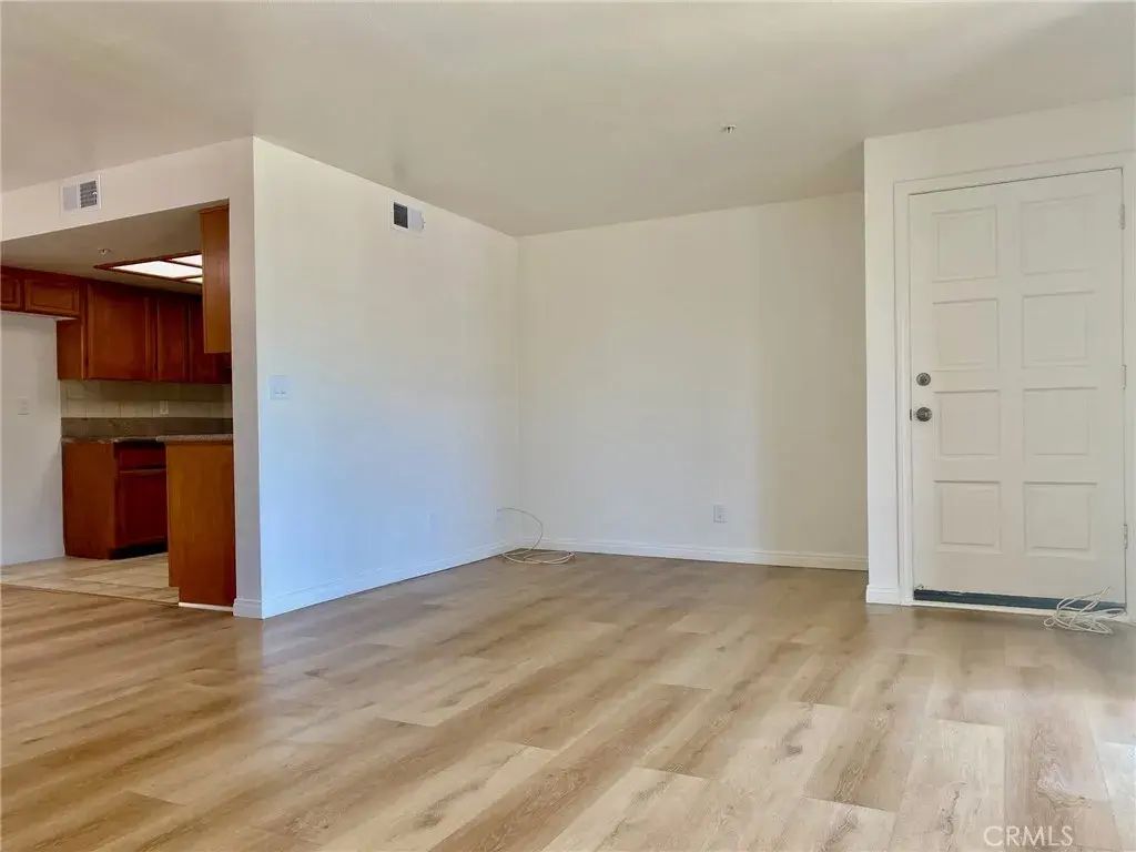 108 W Maple Street 23, Glendale
