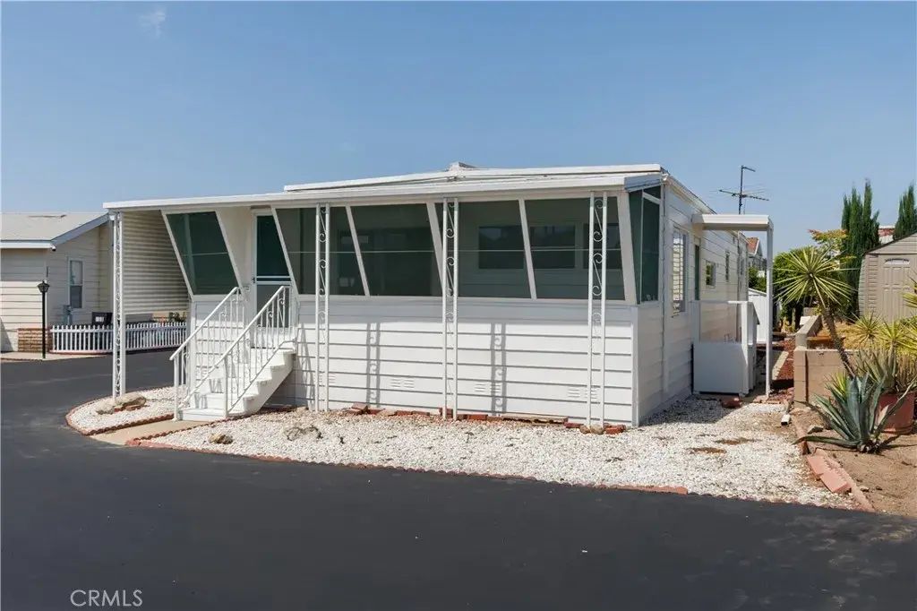 301 E Foothills 143, Pomona