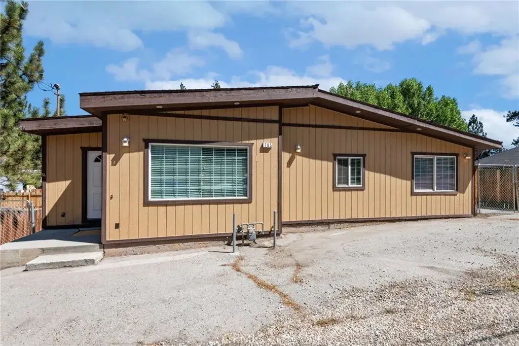 765 W Big Bear Boulevard, Big Bear City