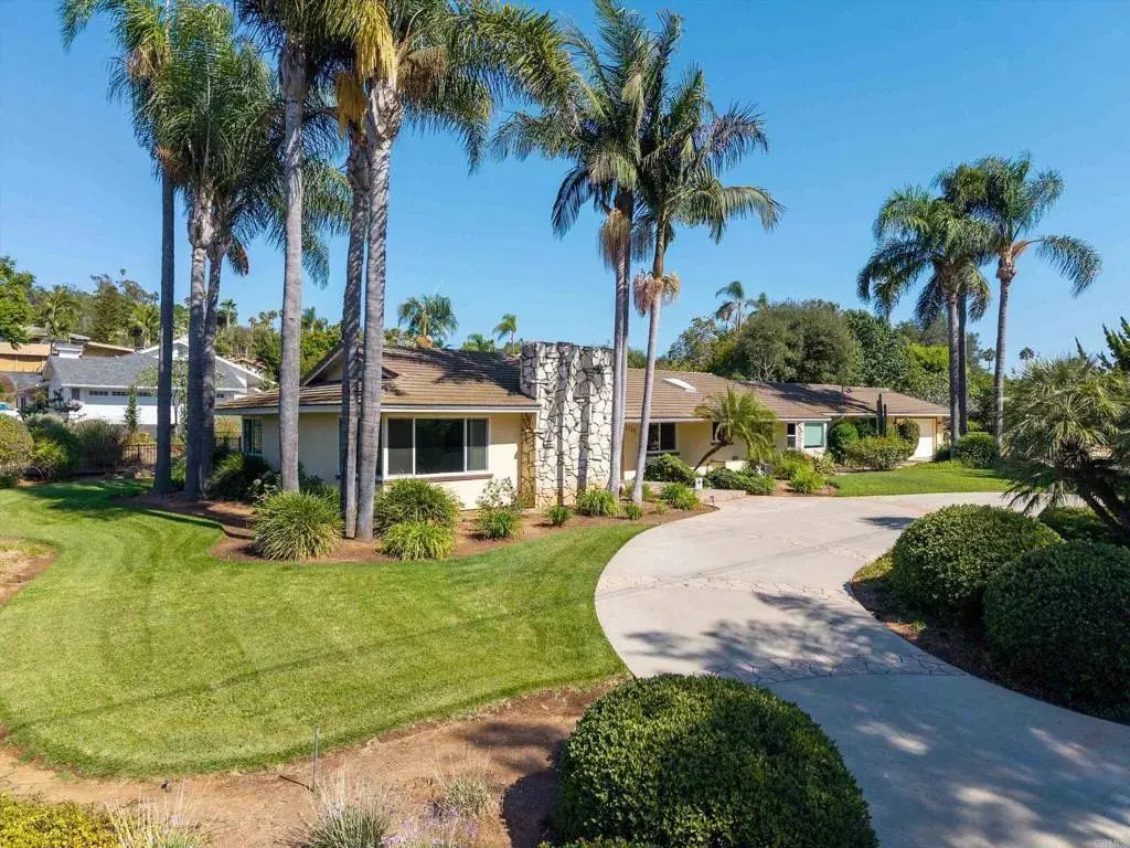 2125 Walnut Lane, Vista