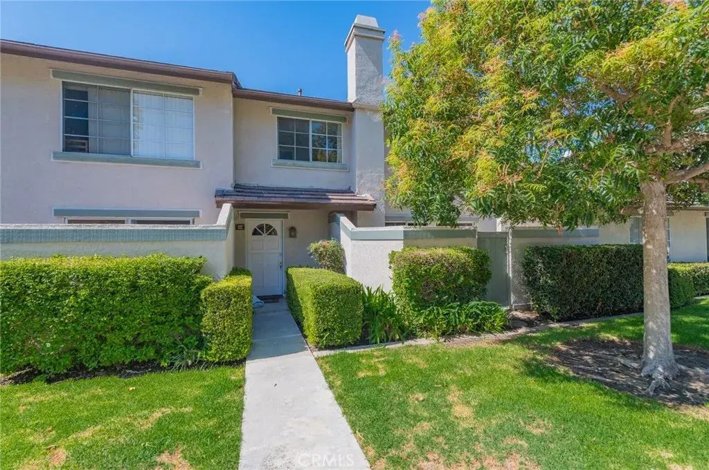 107 Oxford 34, Irvine