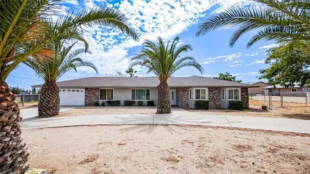 8845 9th, Hesperia