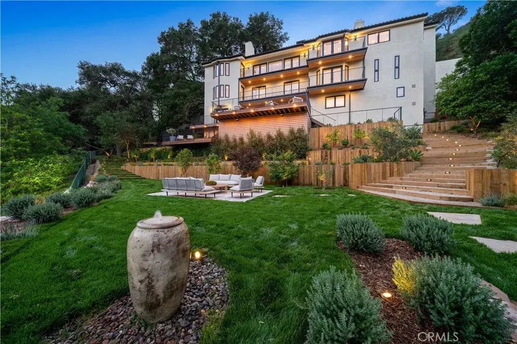 3636 Camino De La Cumbre, Sherman Oaks