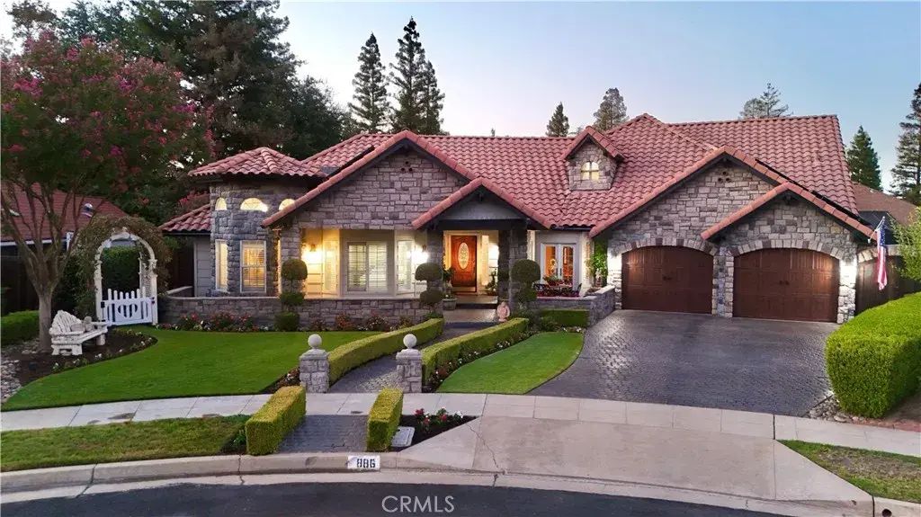 886 E Richmond, Fresno