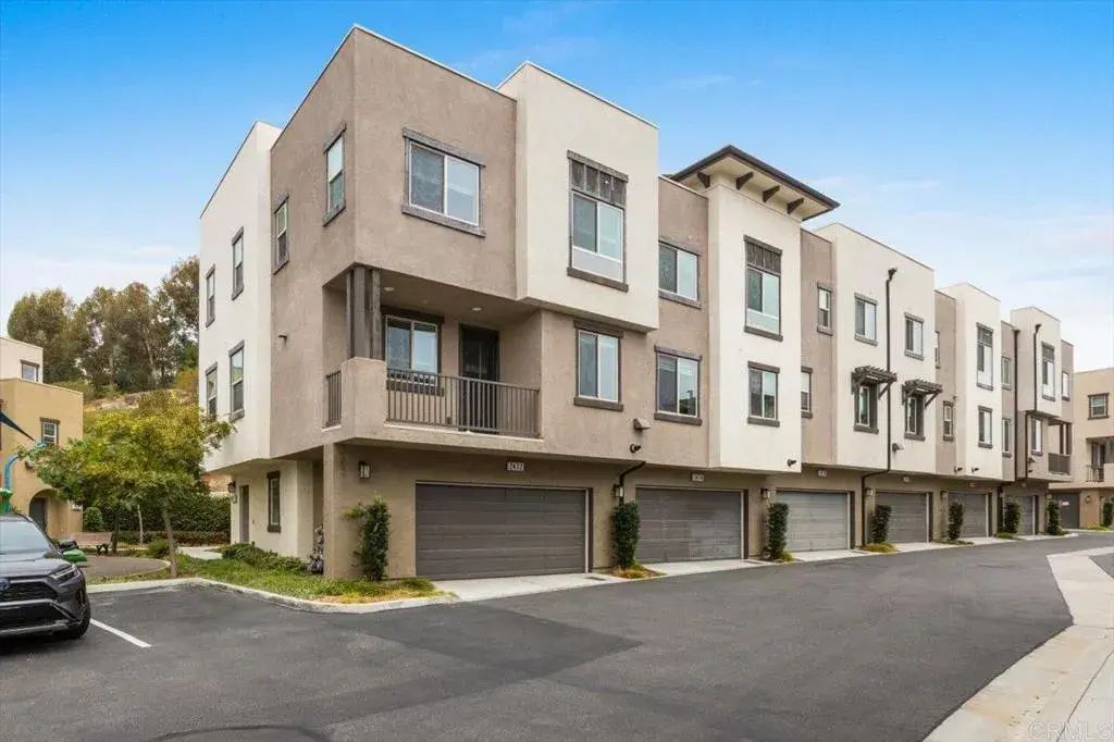 2472 Solara Lane, Vista