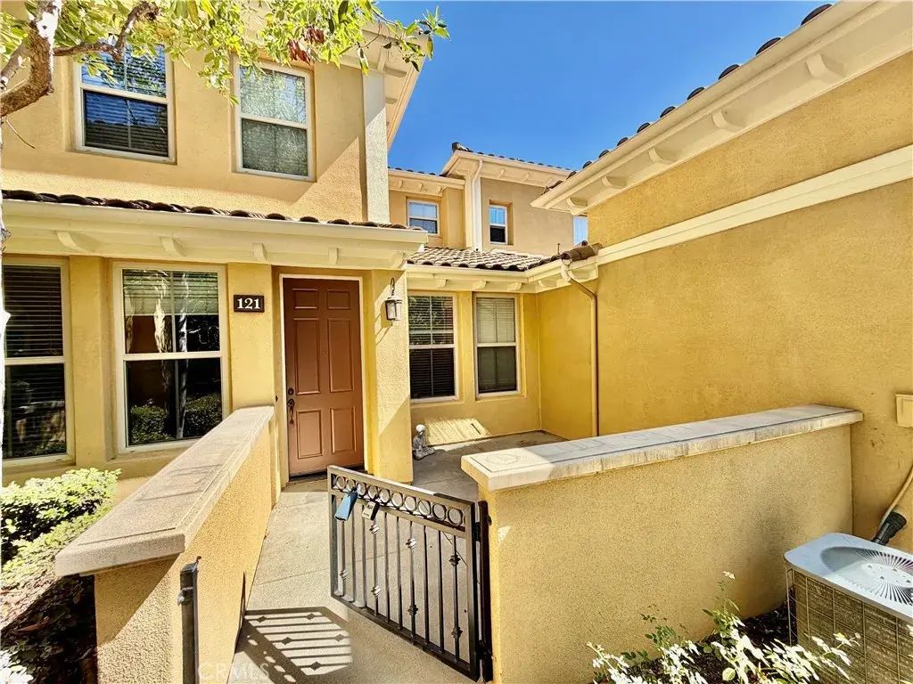 121 Chantilly, Irvine