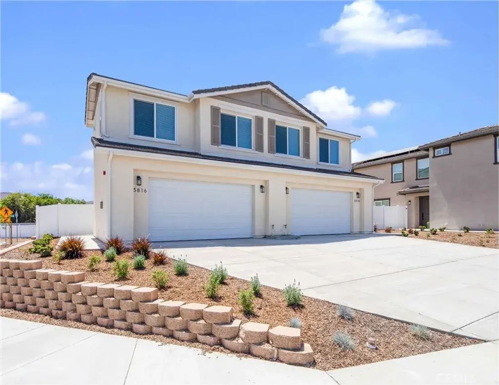 5852--5854 Norwood Avenue, Riverside