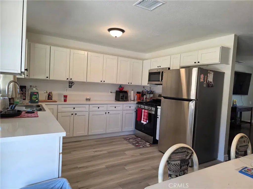 25595 Cheryle, Barstow