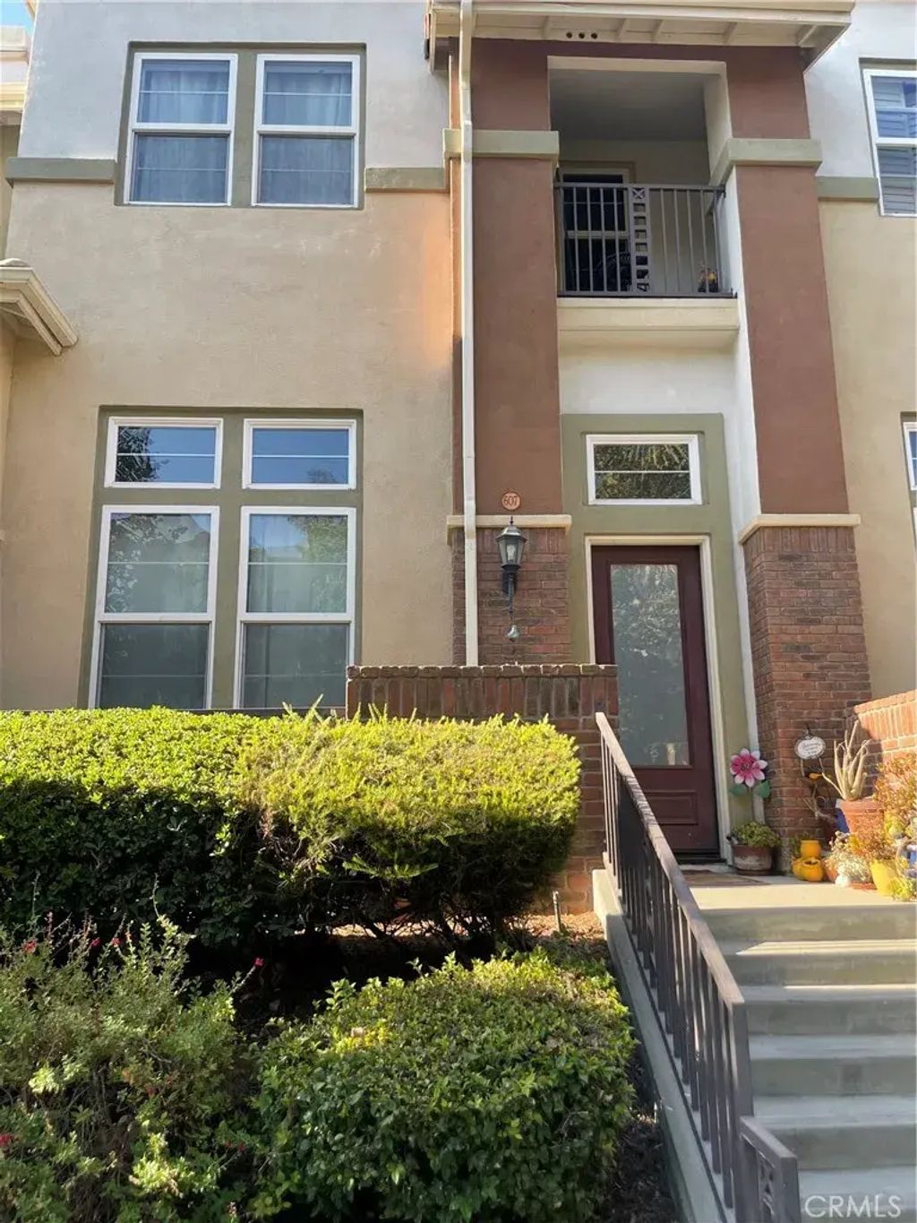 607 W 1st Street, Claremont