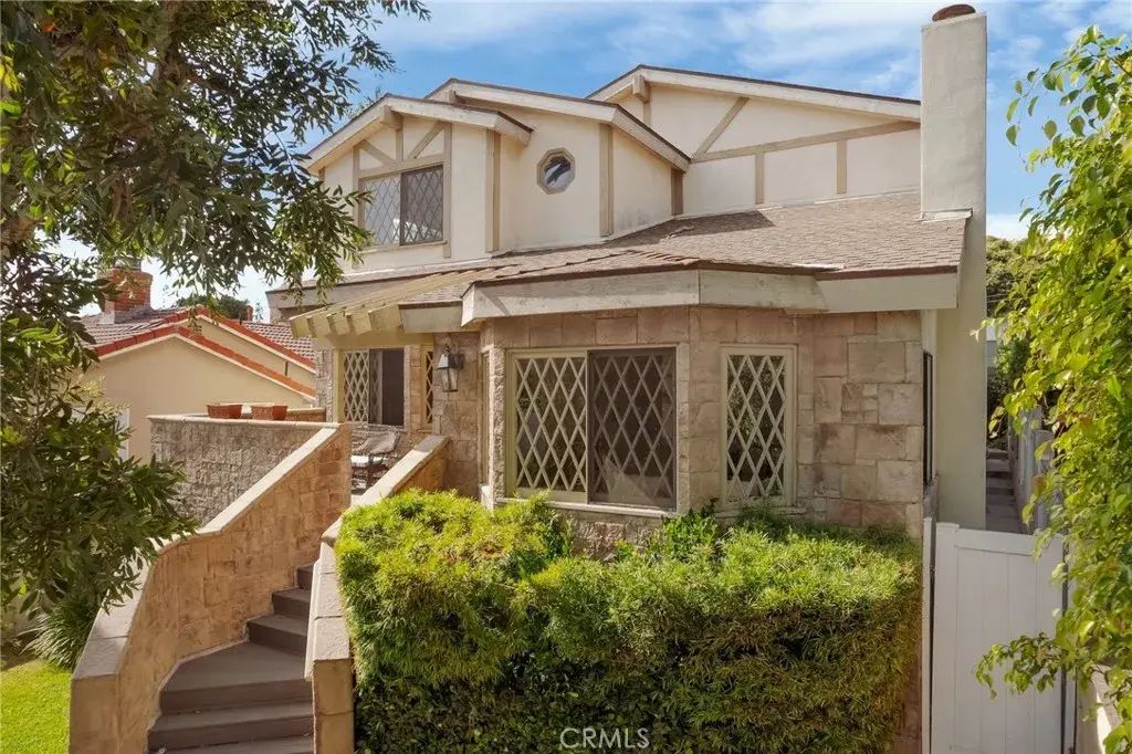 563 36th, Manhattan Beach